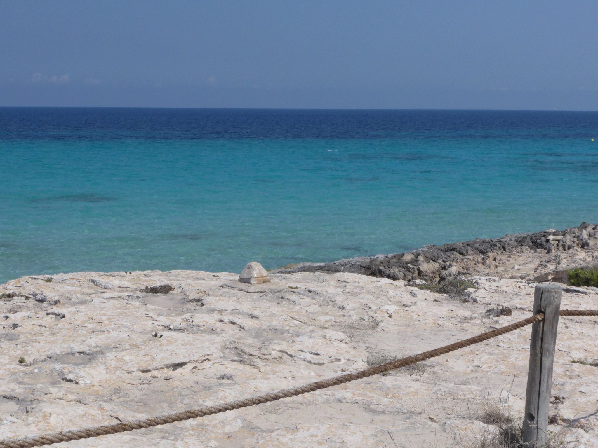 Stilecht mit dem Mehari über Formentera